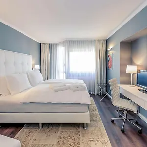 Mercure Raphael Вена